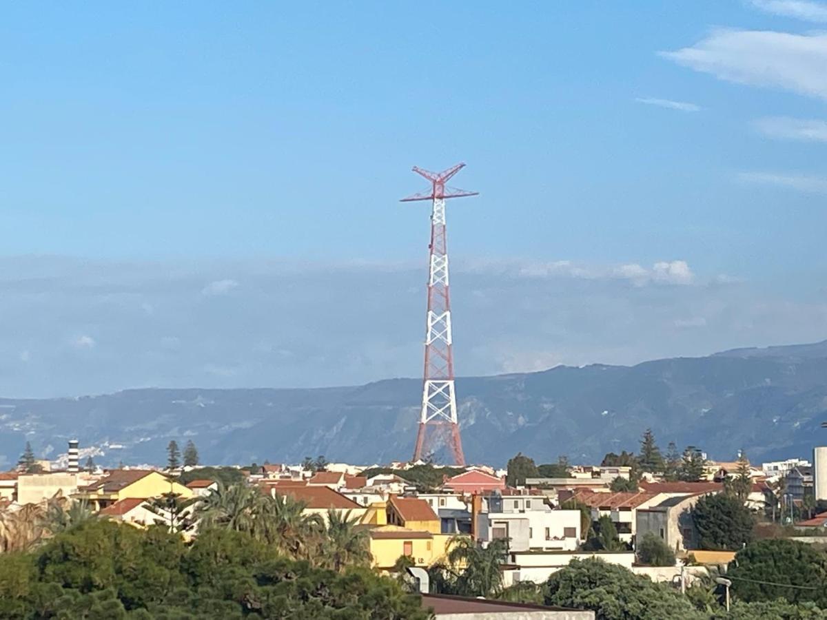Tra Mare E Lago Torre Faro Bagian luar foto