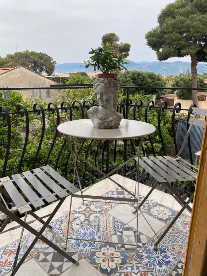 Tra Mare E Lago Torre Faro Bagian luar foto