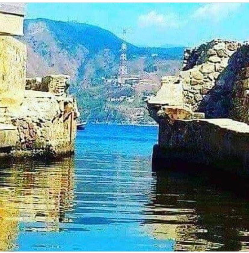 Tra Mare E Lago Torre Faro Bagian luar foto
